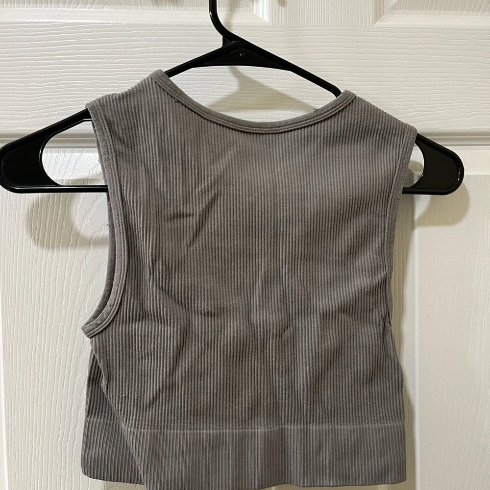Garage Ribbed Crop Top - Picture 2 of 3